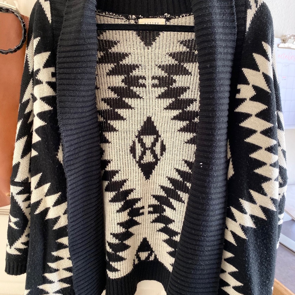 Tribal print black/white knit sweater cardigan